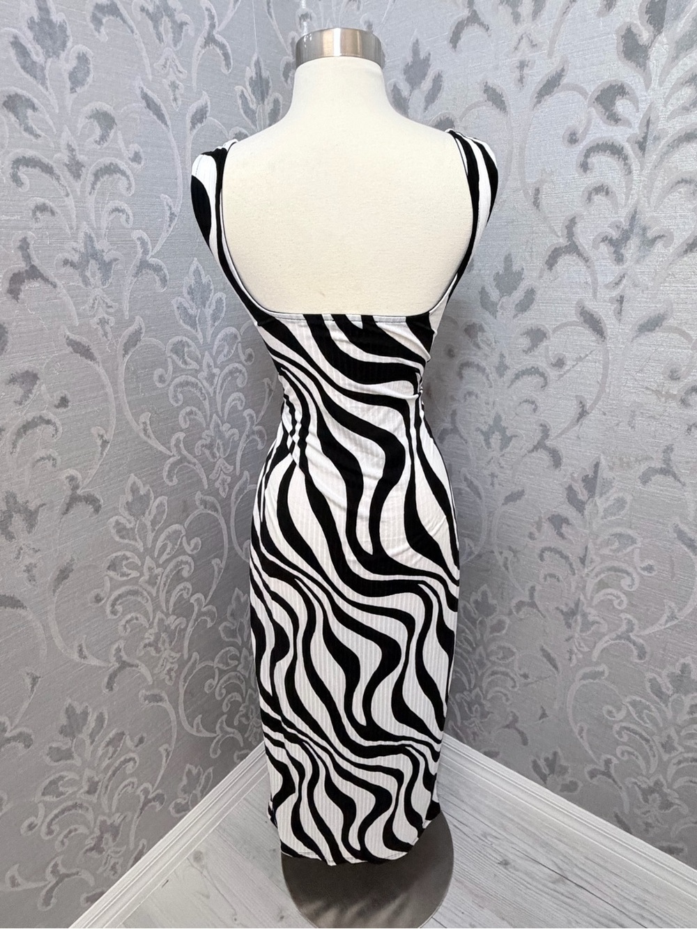 Fashion Nova Monochrome Zebra-Print Midi Tank Dress - Picture 4 of 5